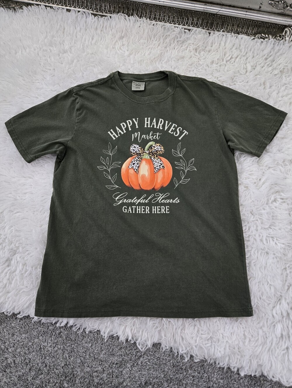 State of Mine 100% Cotton Heavyweight Jersey Happy Harvest T-Shirt. Size Medium.